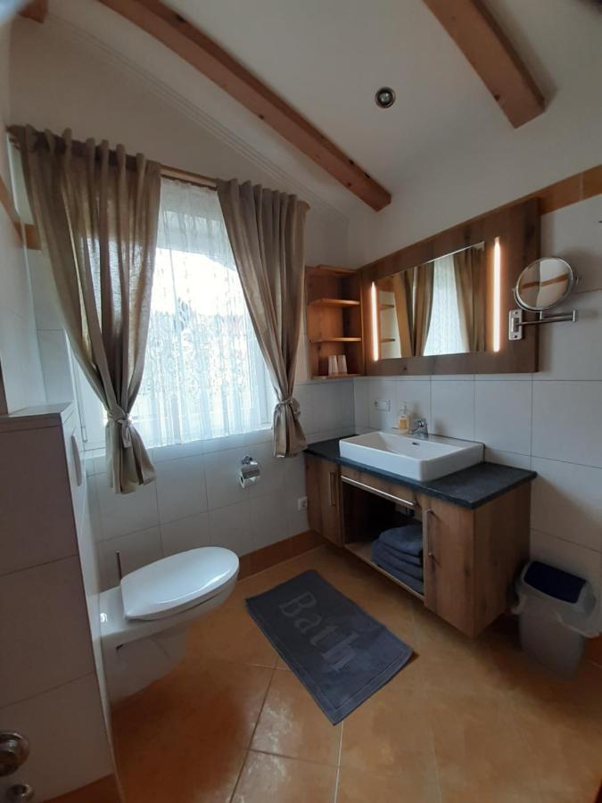 Appartement Alexandra Neukirchen am Grossvenediger Luaran gambar