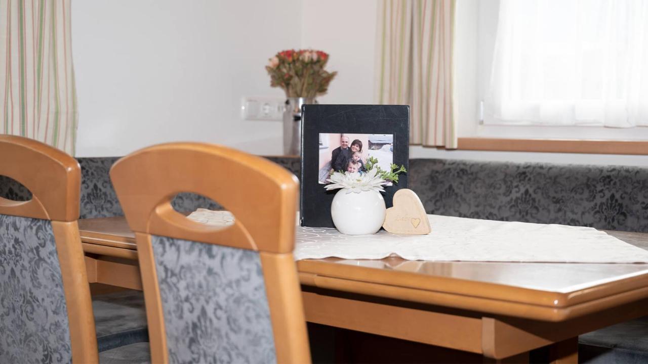 Appartement Alexandra Neukirchen am Grossvenediger Luaran gambar